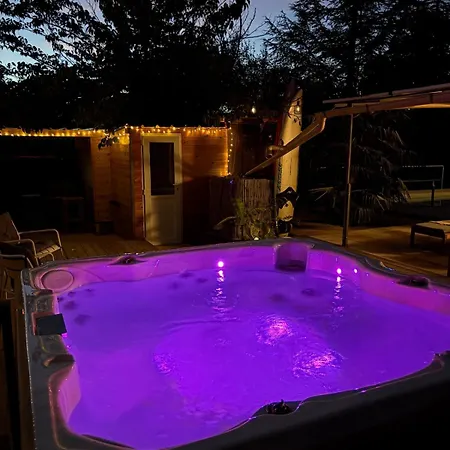 아파트 Cozy Jacuzzi Et Piscine En Haute Provence
