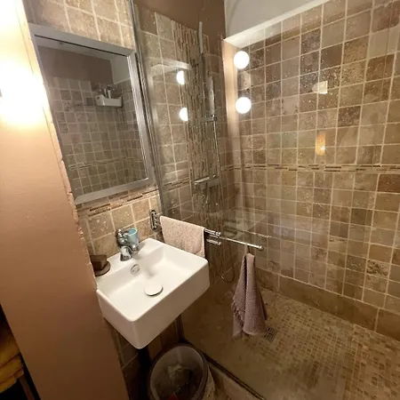 Cozy Jacuzzi Et Piscine En Haute Provence 아파트