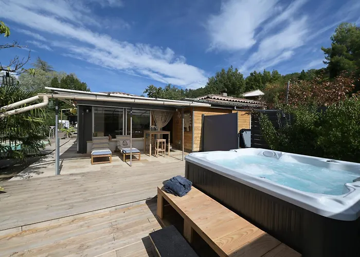 Cozy Jacuzzi Et Piscine En Haute Provence Apartment