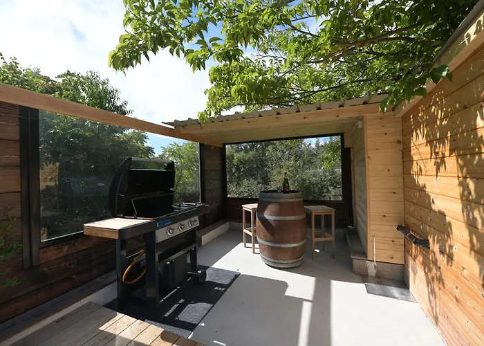 Cozy Jacuzzi Et Piscine En Haute Provence